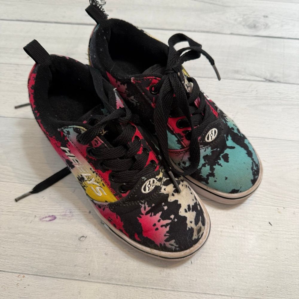 Heelys tie dye shoes youth size 1‎